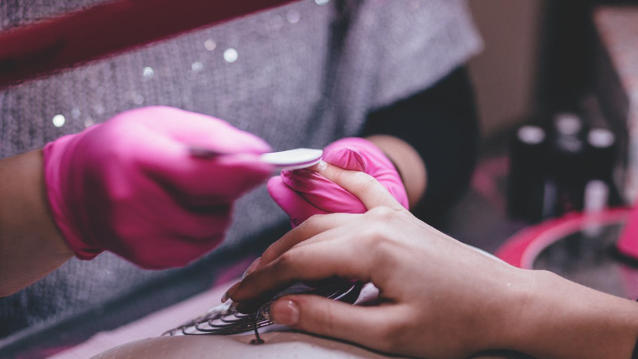 Esta es la manicura que rejuvenecerá tus manos y será tendencia en invierno